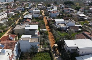 Gemlik Belediyesi’nden Kumsaz 505-506 No’lu Sokak’ta Zemin İyileştirme Çalışması